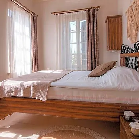 Otel Avlu Cunda
