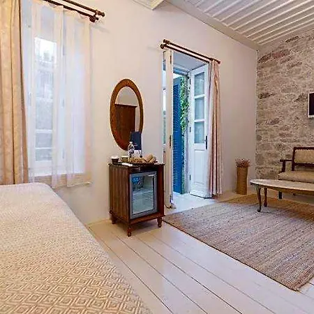 Avlu Cunda Otel