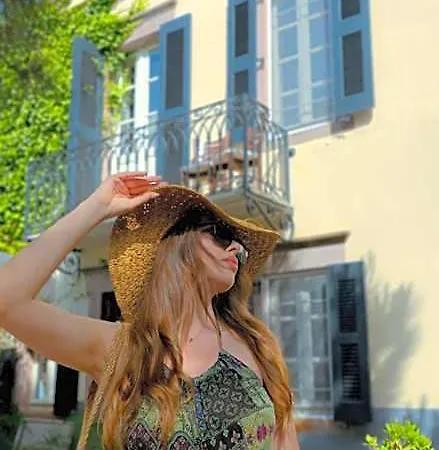 Avlu Cunda Otel *