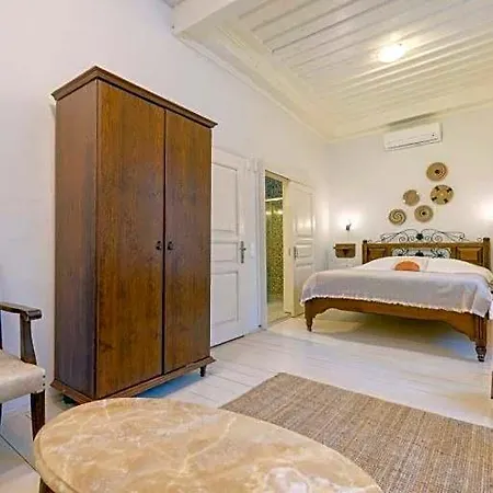Otel Avlu Cunda